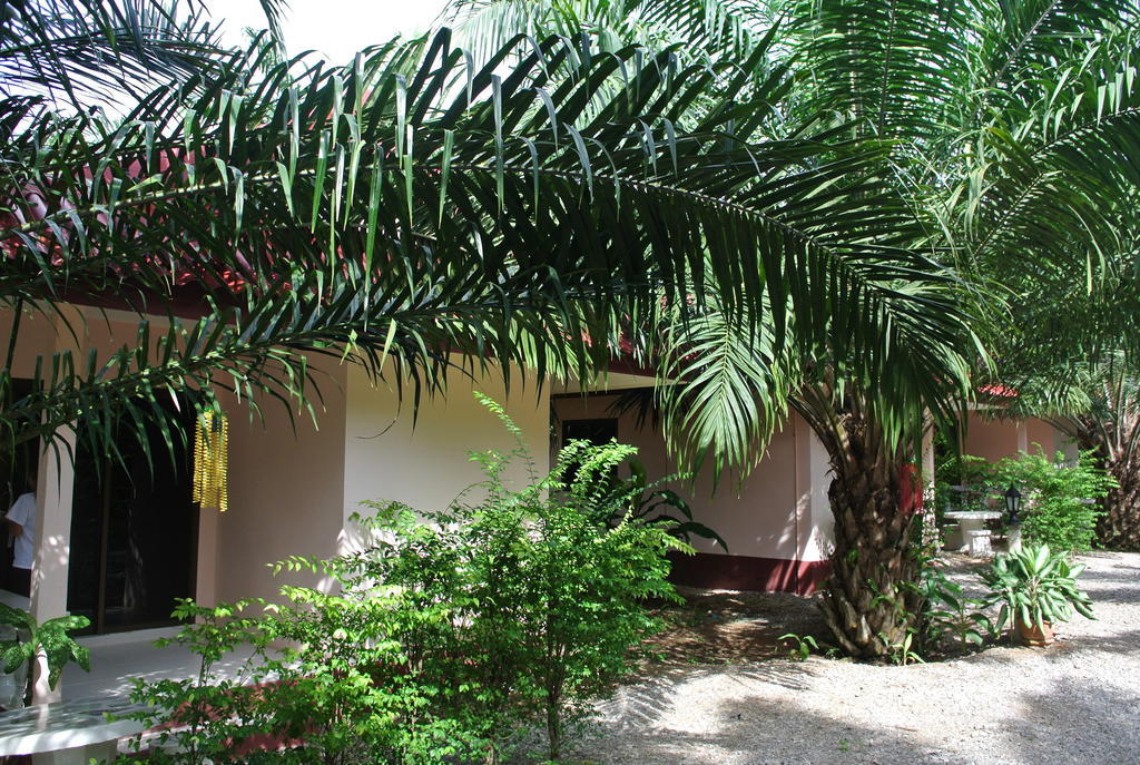 Bantatuk Resort & Restaurant Ban Tha Khun Buitenkant foto