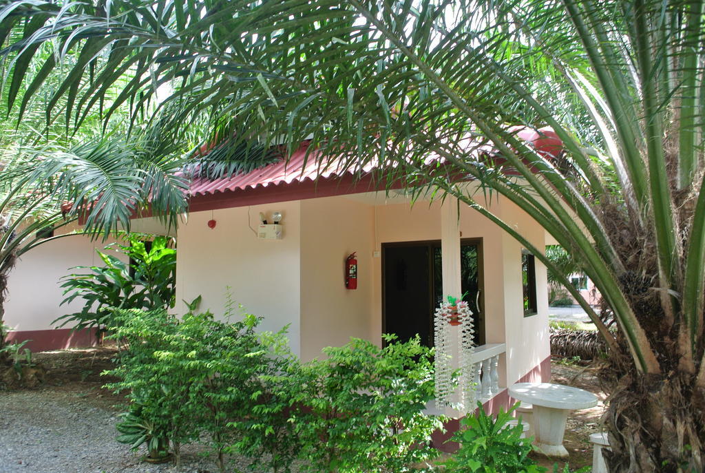 Bantatuk Resort & Restaurant Ban Tha Khun Buitenkant foto