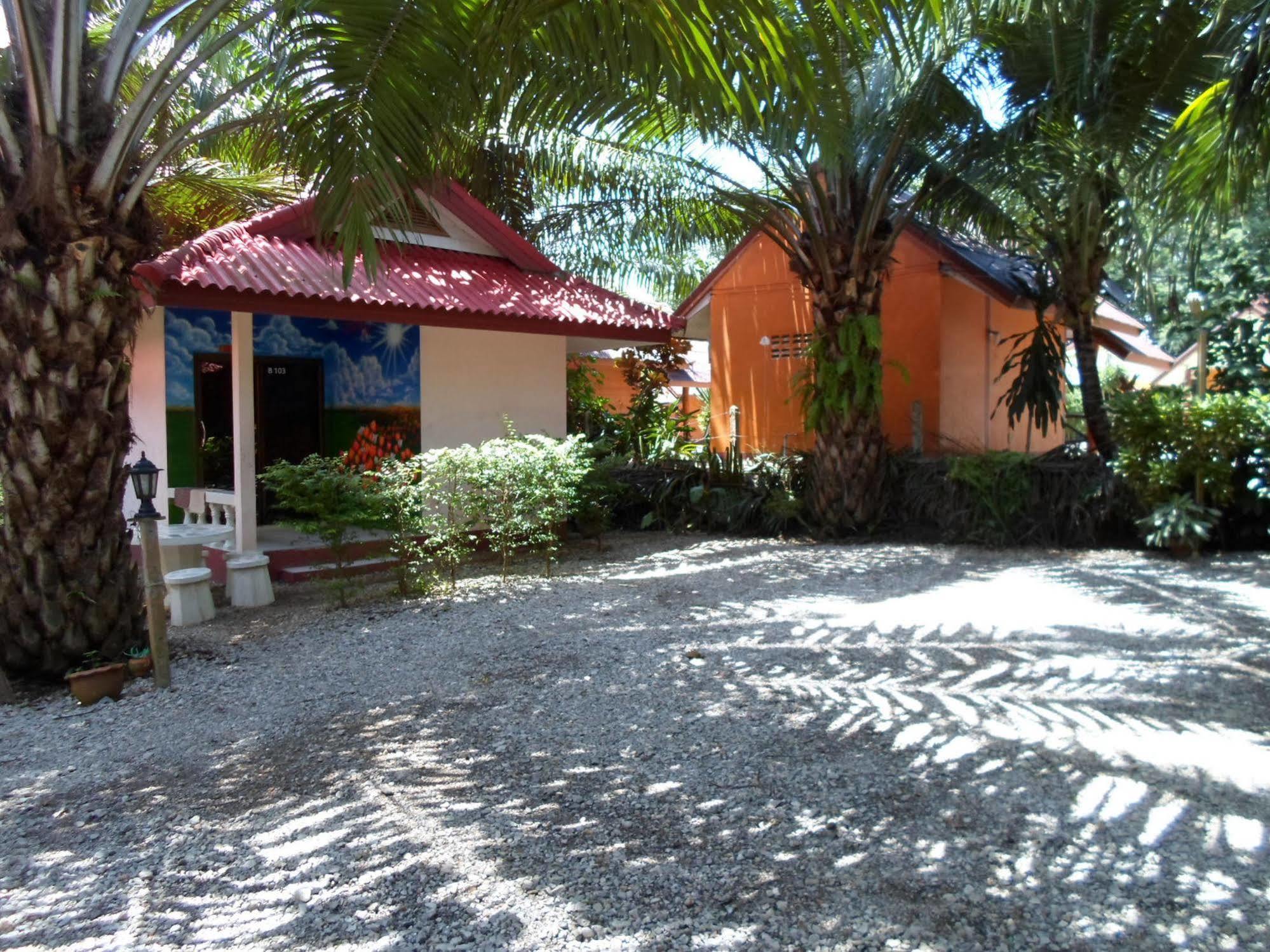 Bantatuk Resort & Restaurant Ban Tha Khun Buitenkant foto