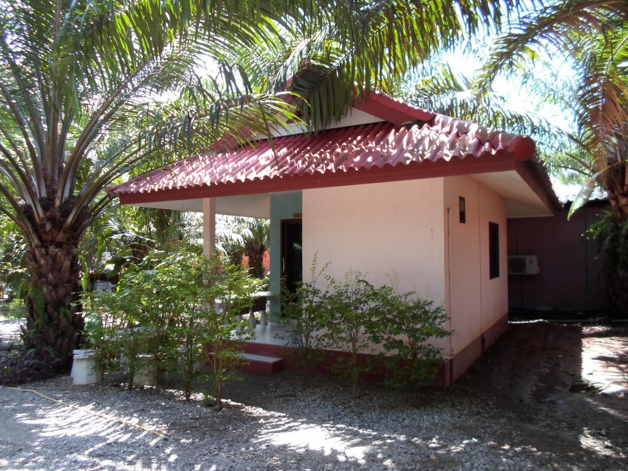 Bantatuk Resort & Restaurant Ban Tha Khun Buitenkant foto